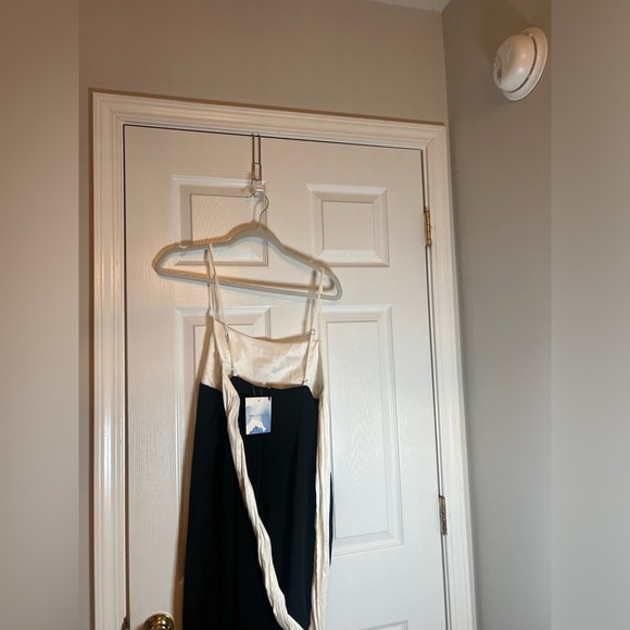 NEW MAJORELLE Avori Gown in Black & White - Picture 7 of 8